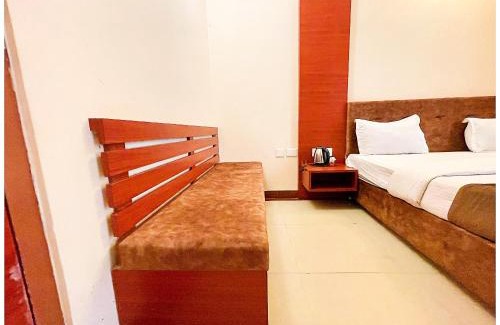 Puri House | Hotel SB INN Near Jagannath Temple & Sea Beach -Free Wi-Fi- Restaurant & Free Parking Facilities # All Room Attached Balcony with Fully Air Conditioned # Best Luxuary Hotel