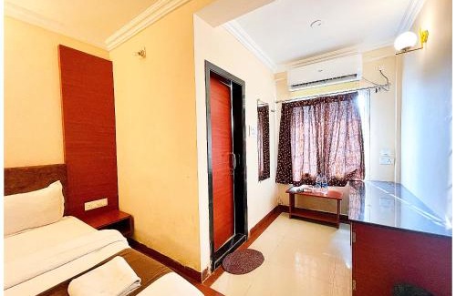 Puri House | Hotel SB INN Near Jagannath Temple & Sea Beach -Free Wi-Fi- Restaurant & Free Parking Facilities # All Room Attached Balcony with Fully Air Conditioned # Best Luxuary Hotel