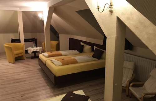 Weissenfels Hotel | Hotel Schöne Aussicht