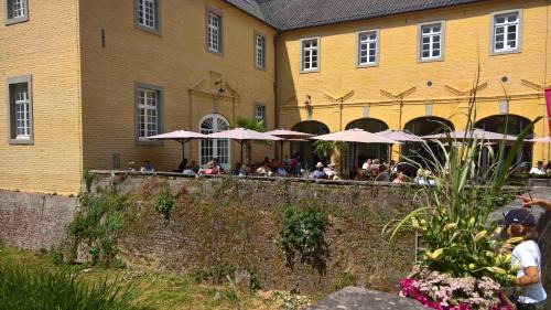 Juechen Hotel | Hotel Schloss Dyck