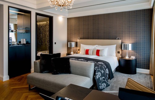 Old City of Bern Hotel | Hotel Schweizerhof Bern & Spa