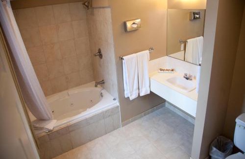 Saskatoon Downtown Hotel | Hotel Senator