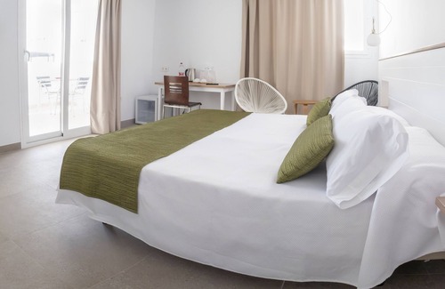Agua Amarga Hotel | Hotel Senderos