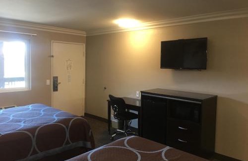 Ontario Hotel | Hotel Seville - Ontario Airport/Chino