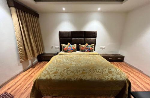 Vastrapur Hotel | HOTEL SHAILLY INN