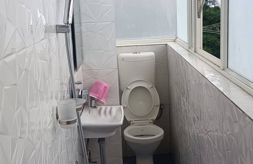 Shillong Hotel | HOTEL SHILLONG RAINS INN BY ROH