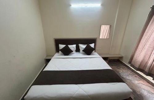 Shivaji Nagar House | Hotel Shine