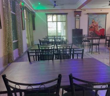 Rau Resort | HOTEL SHREE VILLA