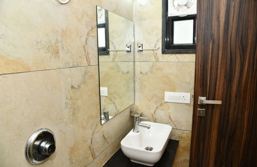 Abu Road Hotel | Hotel Shreeji Palace
