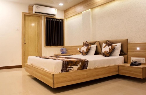 Somnath Hotel | Hotel Shri Radhe