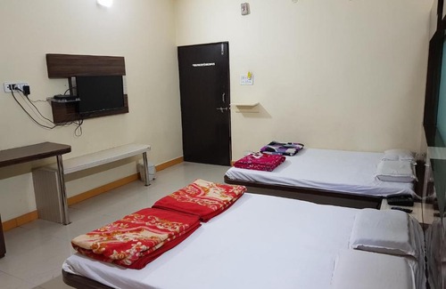 Omkareshwar Hotel | Hotel Shri Radhe Krishna