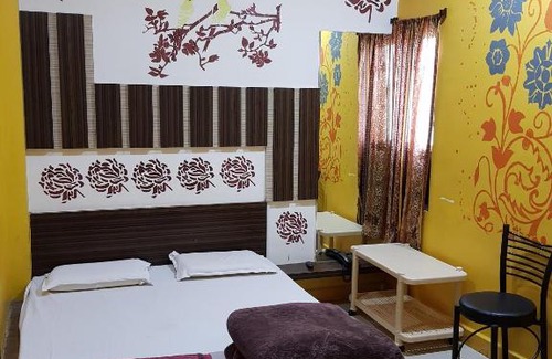 Omkareshwar Hotel | Hotel Shri Radhe Krishna
