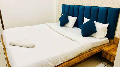 Sanwer Hotel | Hotel Shyam Palace
