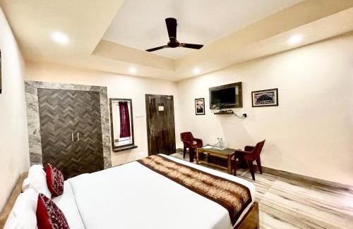 Puri Hotel | HOTEL SILICON ! PURI walking-from-sea-beach fully-Air-Conditioned-hotel Quiet-Place-with-parking near-temple-also - 2