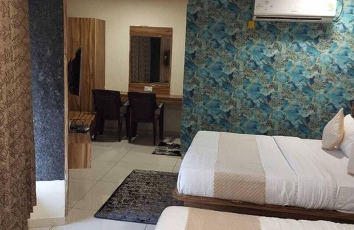 Chandkheda Hotel | Hotel Silver Inn
