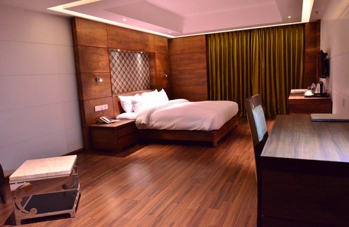 Hazratganj Hotel | Hotel Silvete
