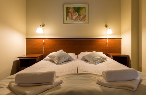 Meszna Hotel | Hotel Skalite