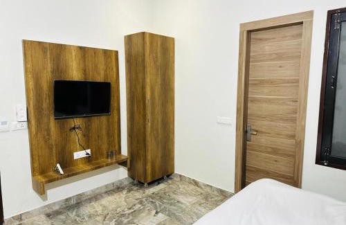 Sirsa Hotel | HOTEL SKYZ