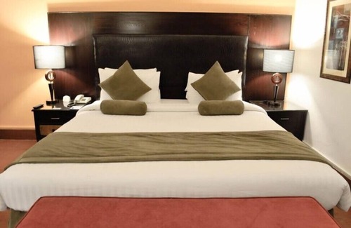 Lahore Hotel | Hotel Smart One