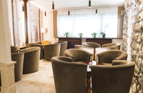 Semic Hotel | HOTEL SMUK