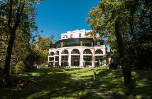 Charbonnieres-les-Bains Hotel | Hotel & Spa Le Pavillon