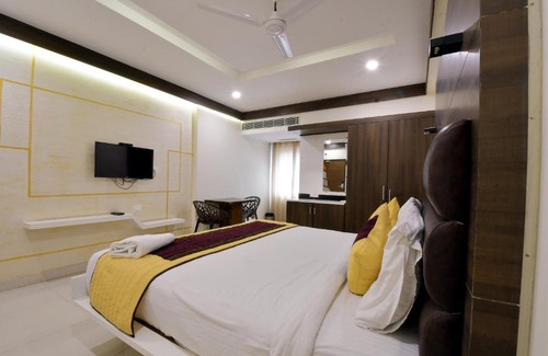 Dwaraka Nagar Hotel | Hotel Sri Maharaja Inn