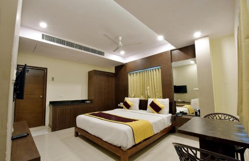Dwaraka Nagar Hotel | Hotel Sri Maharaja Inn