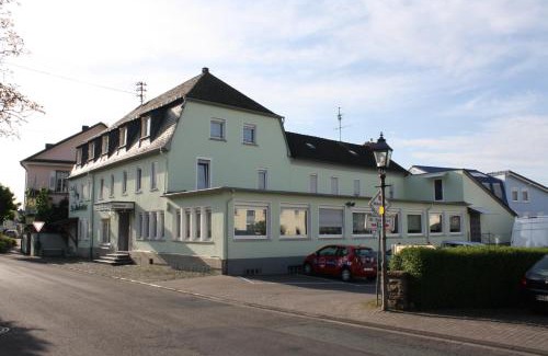 Wallmerod House | Hotel St. Hubertus