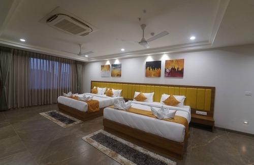Rajpipla Hotel | Hotel Stature Inn
