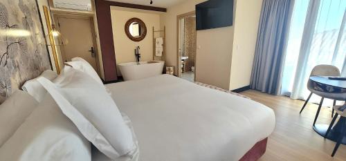 Villanueva de la Serena Hotel | Hotel Suites Moma Centro
