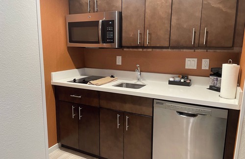 Barker Apartment | Hotel Suite AC, fitness room, Breakfast, WiFi etc in welcoming you to Houston!