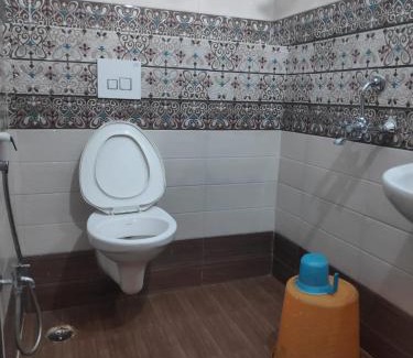 Paltan Bazaar House | HOTEL SUKHMANI