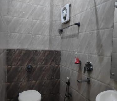 Paltan Bazaar House | HOTEL SUKHMANI