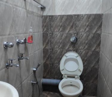 Paltan Bazaar House | HOTEL SUKHMANI