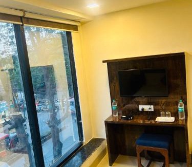 Andheri Hotel | Hotel Summer Inn