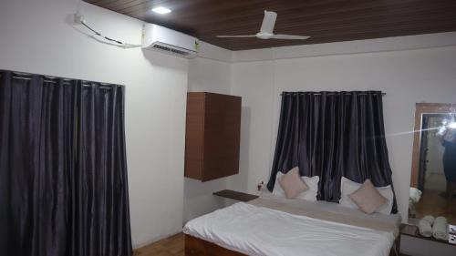 Nashik Road Hotel | Hotel Sun-Up