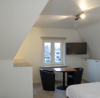 Oostrozebeke Hotel | Hotel Swaenenburg