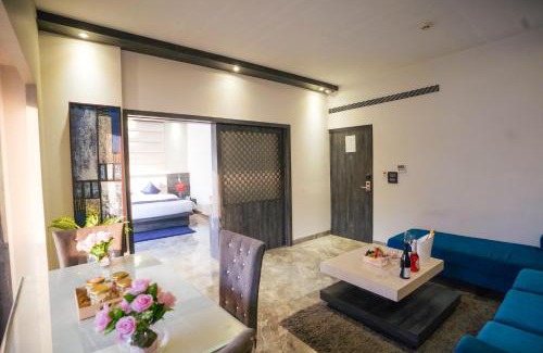 Bareilly Hotel | Hotel Swarn Towers