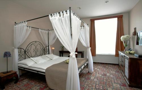 Holesov Hotel | Hotel Tacl