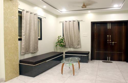 Daulatabad House | Hotel Taj Bi Plaza