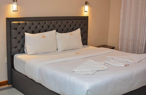 Nanyuki Hotel | HOTEL TAJI