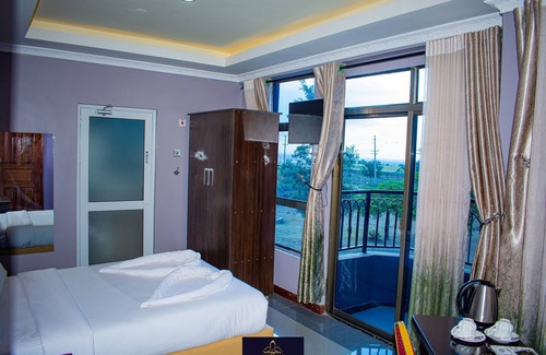 Nanyuki Hotel | HOTEL TAJI