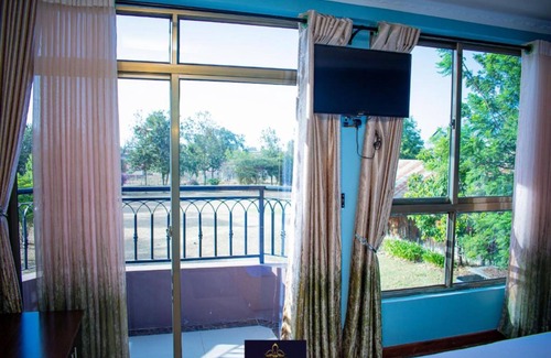 Nanyuki Hotel | Hotel Taji