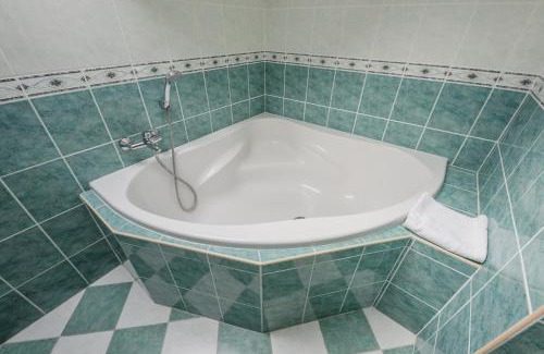 Javornik Hotel | Hotel Taverna