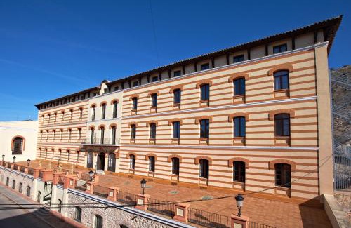 Alhama de Aragon Hotel | Hotel Termas Balneario Termas Pallares
