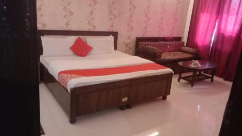 Sector 45 Hotel | Hotel The Diamond Ring 45B