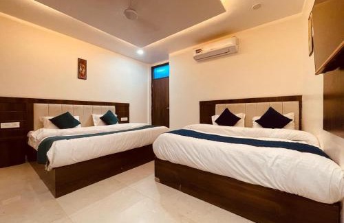 Aleo Bed & Breakfast | Hotel The Divine Ganga - Top Rated ! Most Awarded ! Budget Friendly ! Couple Friendly ! Parking ! Lift