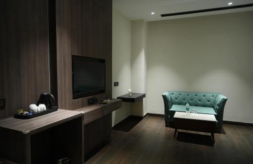 Bathinda Hotel | Hotel The Royalista