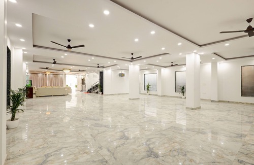 Jasola Hotel | Hotel The Venice- Near Indraprastha Apollo Hospital