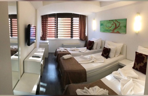 Prizren Hotel | Hotel Theranda